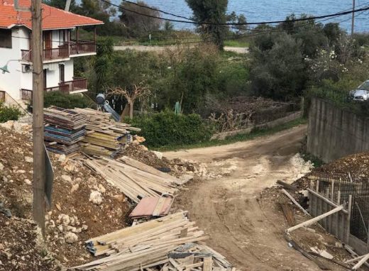 Ανέγερση συγκροτημάτων κατοικιών στην Λευκάδα (Λυγιά - Περιγιάλι - Επίσκοπος)